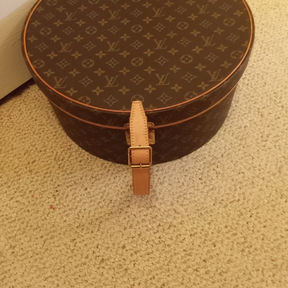 Louis vuitton Hat box Authentic